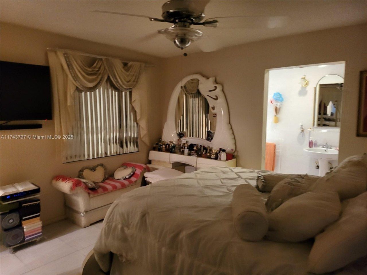 6771 NW 199th Ter, Hialeah, FL 33015 Photo