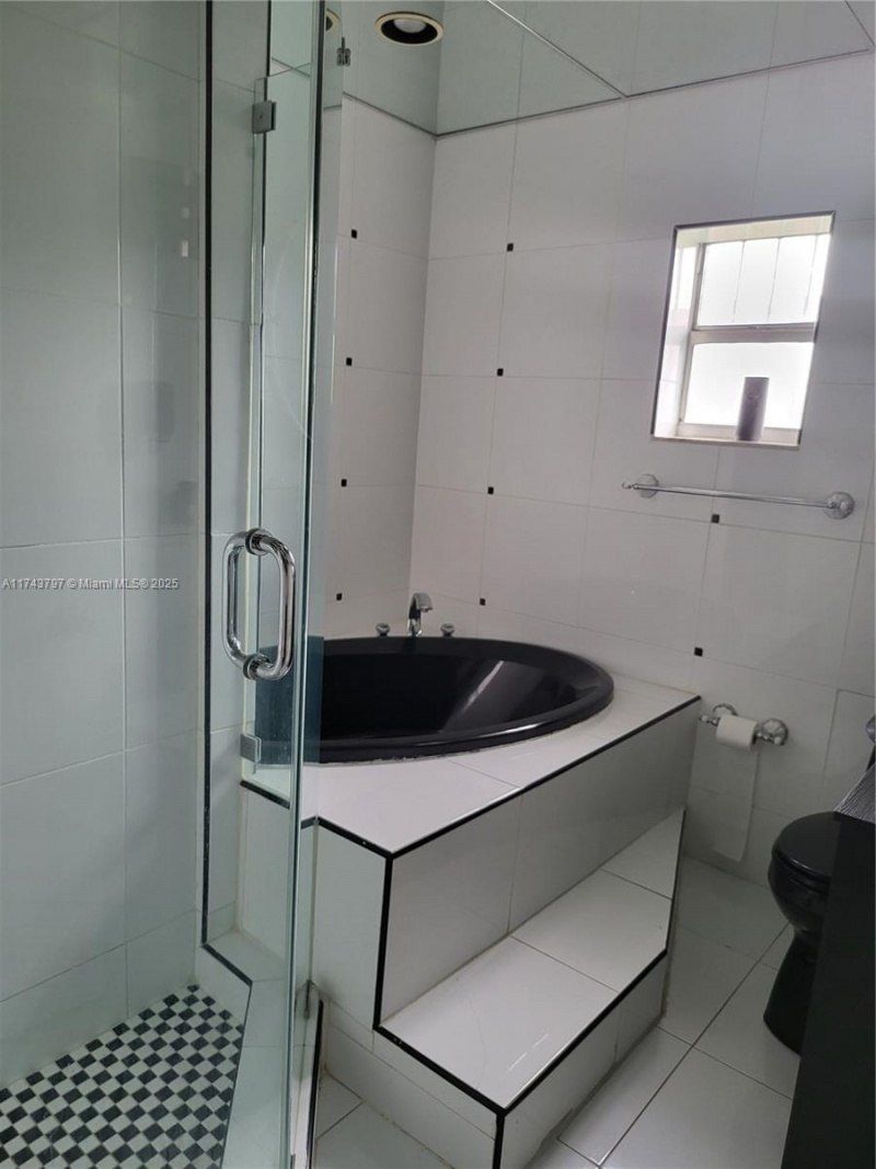 6771 NW 199th Ter, Hialeah, FL 33015 Photo