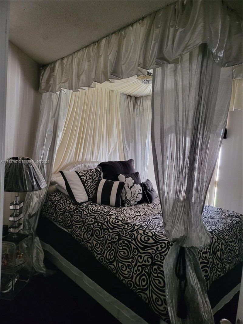 6771 NW 199th Ter, Hialeah, FL 33015 Photo