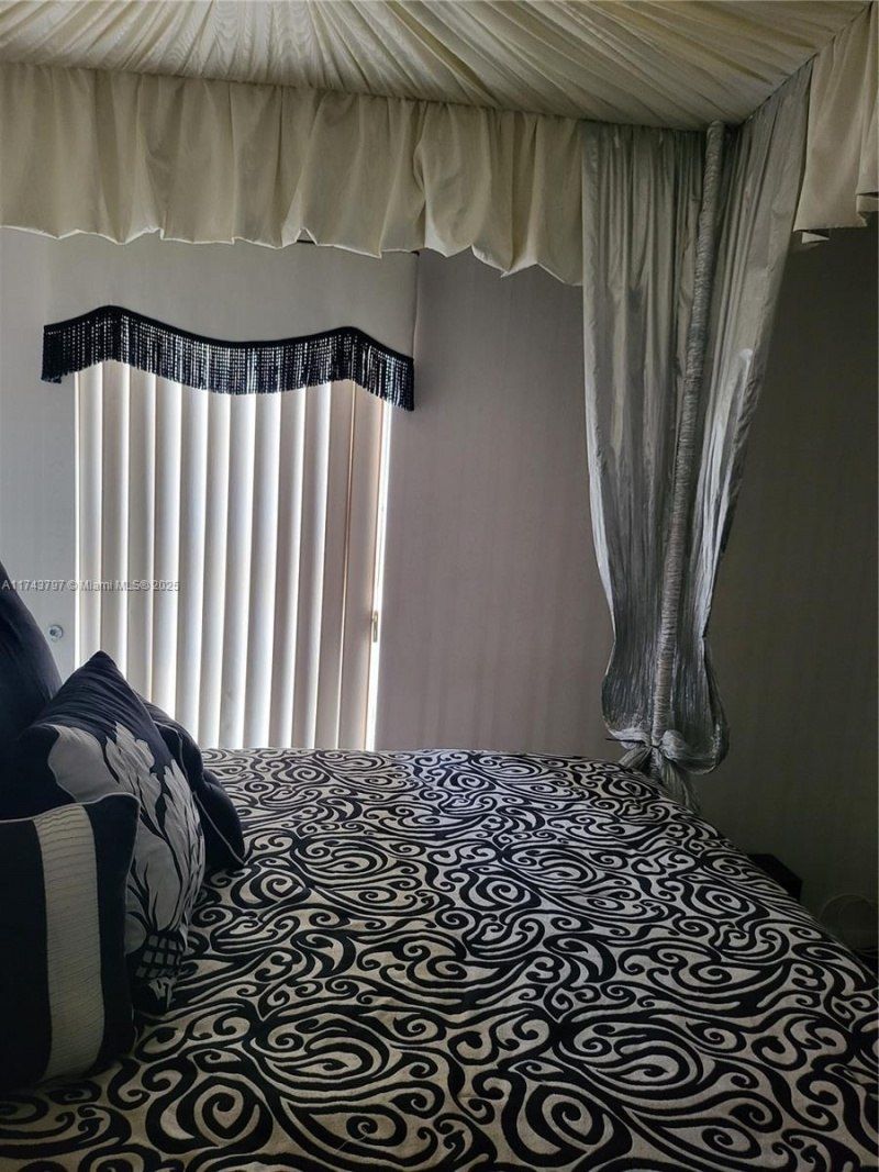 6771 NW 199th Ter, Hialeah, FL 33015 Photo