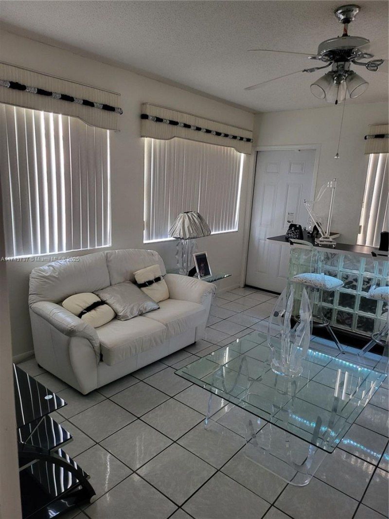 6771 NW 199th Ter, Hialeah, FL 33015 Photo