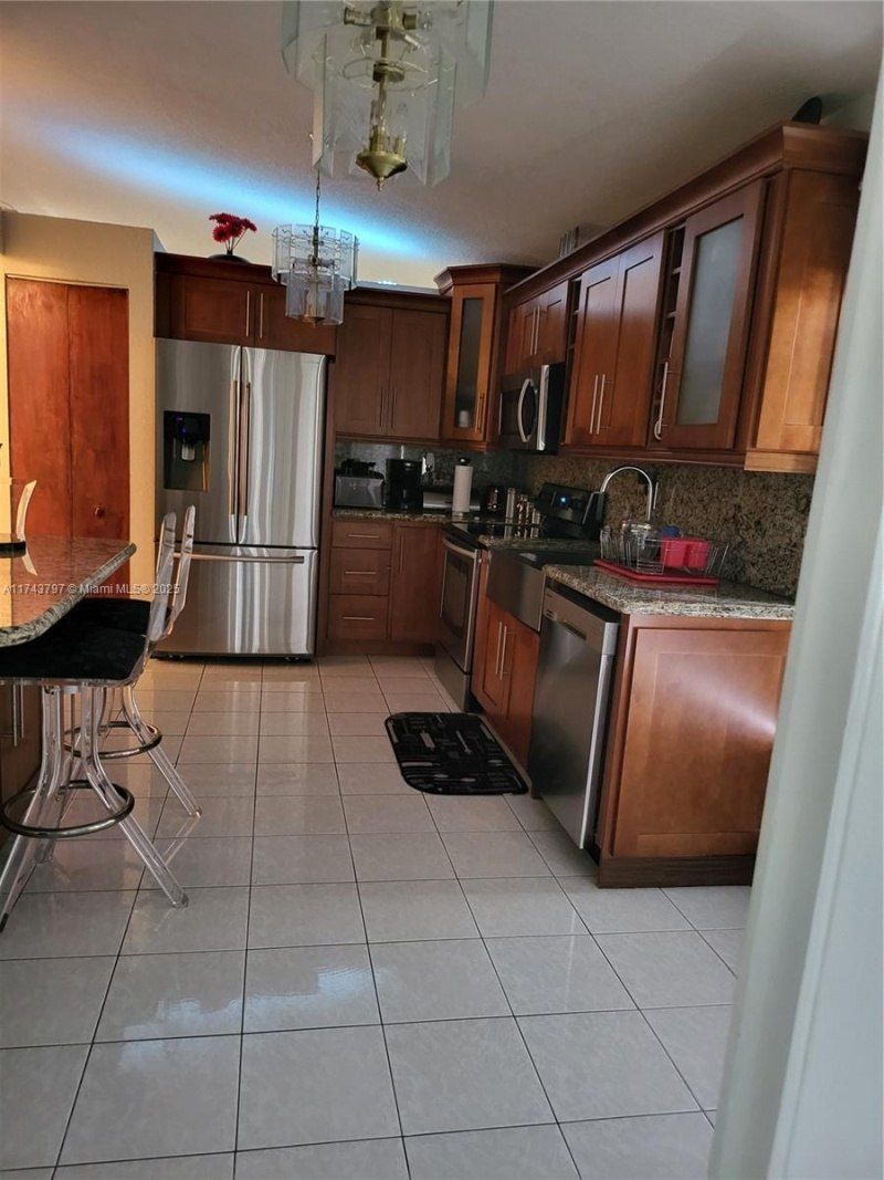 6771 NW 199th Ter, Hialeah, FL 33015 Photo