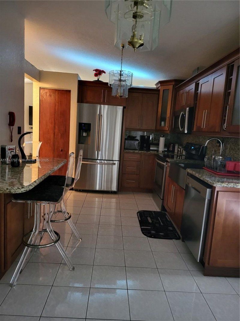 6771 NW 199th Ter, Hialeah, FL 33015 Photo