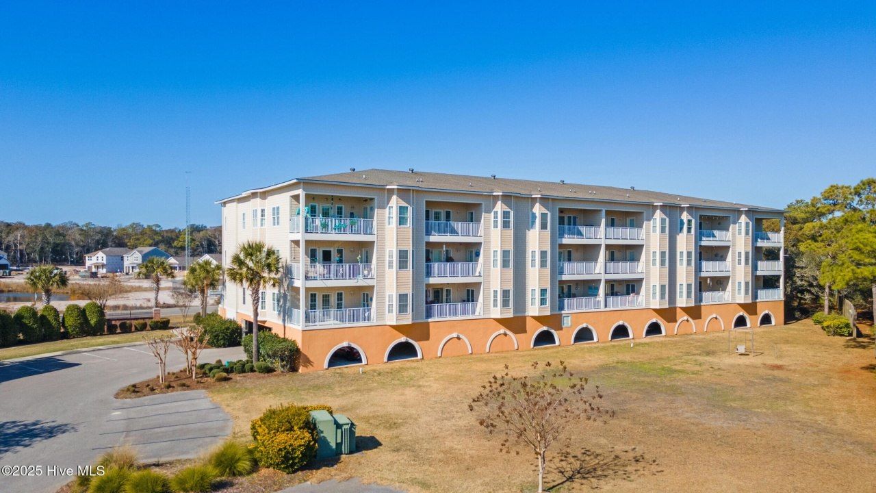 2252 Dolphin Shores Drive Sw, Unit 6, Supply, NC 28462 Main Photo