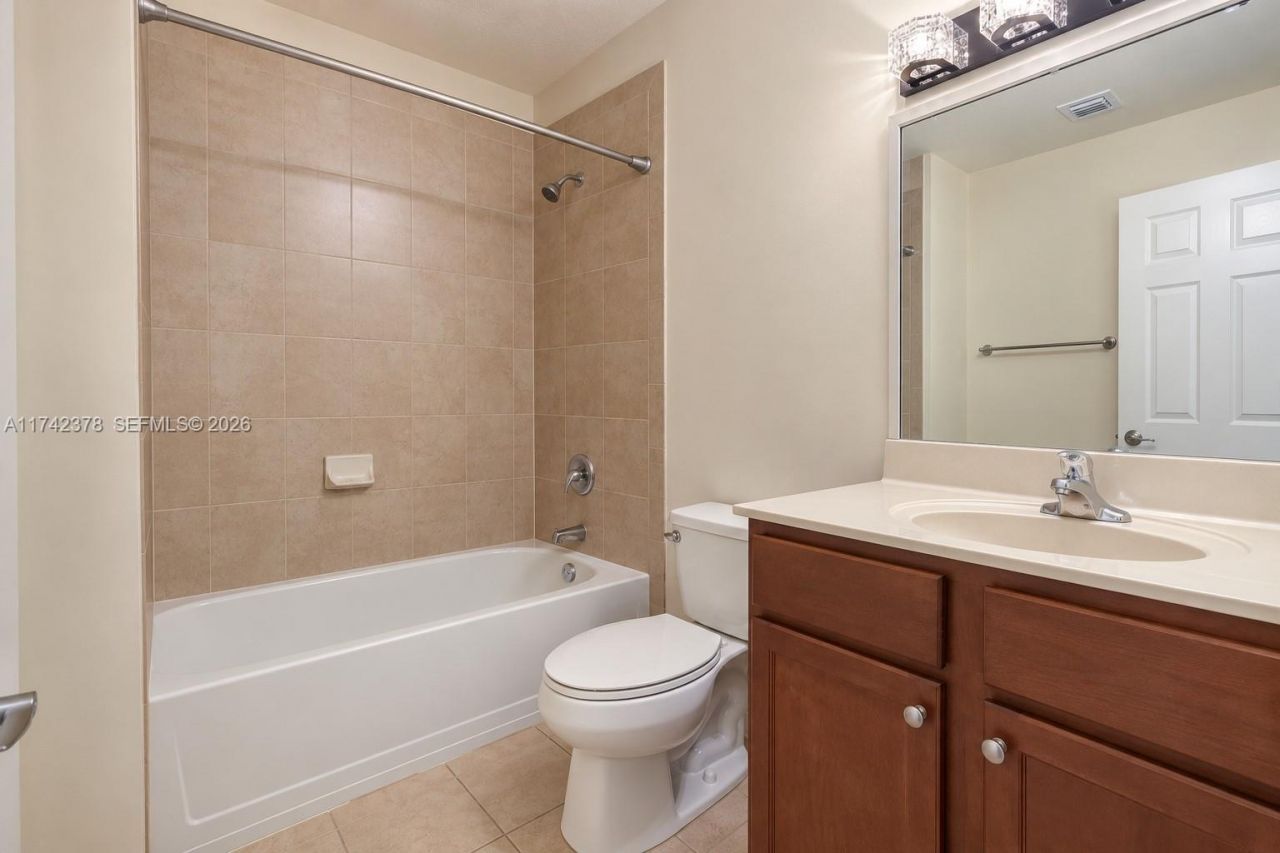 22441 SW 88th Pl, Unit 301-5, Cutler Bay, FL 33190 Photo