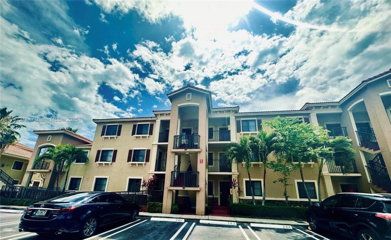 22441 SW 88th Pl, Unit 301-5, Cutler Bay, FL 33190 Photo