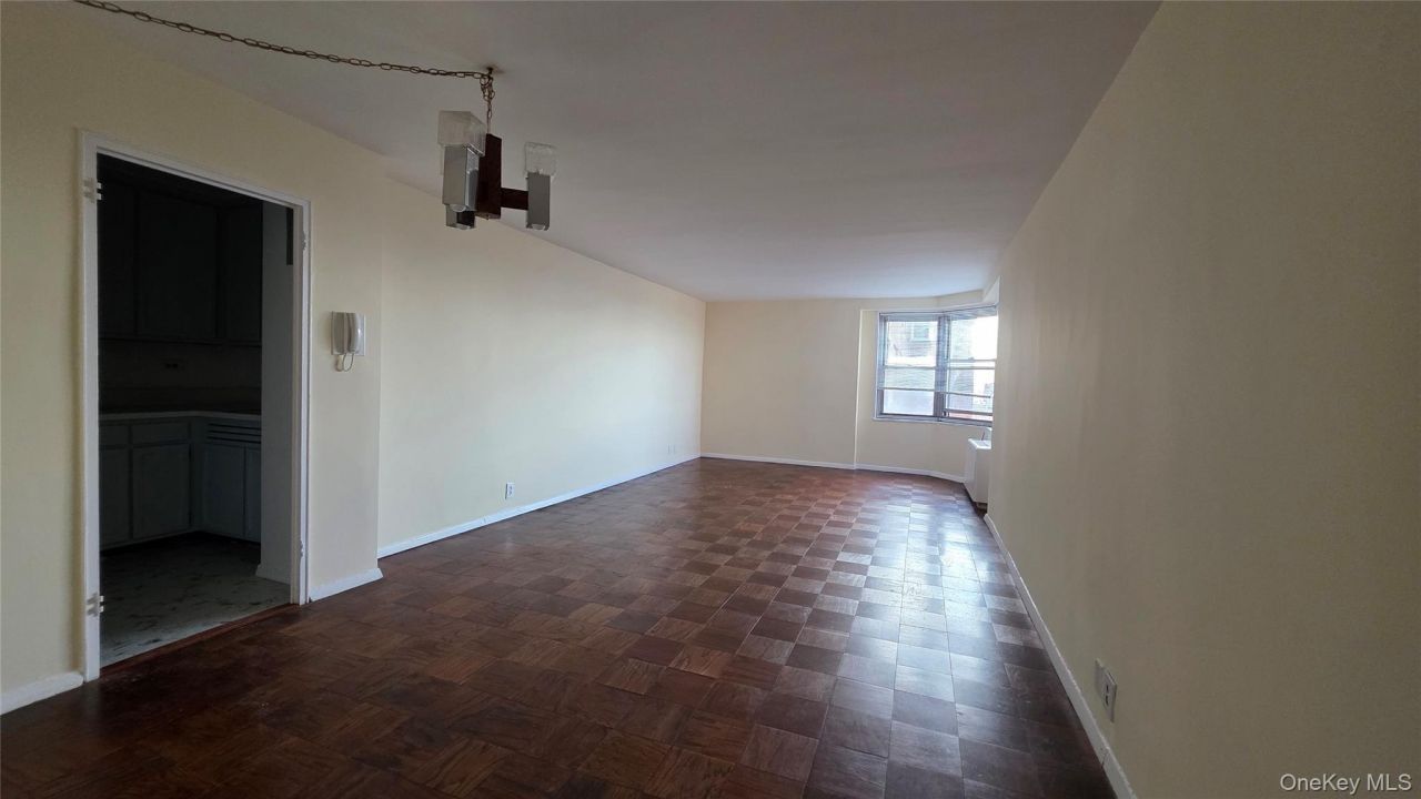 70-25 Yellowstone Boulevard, Unit 24B, Forest Hills, NY 11375 Main Photo