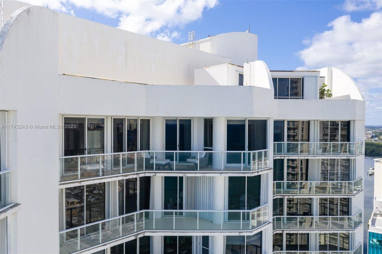 16485 Collins Ave, Unit OS35C, Sunny Isles Beach, FL 33160 Photo