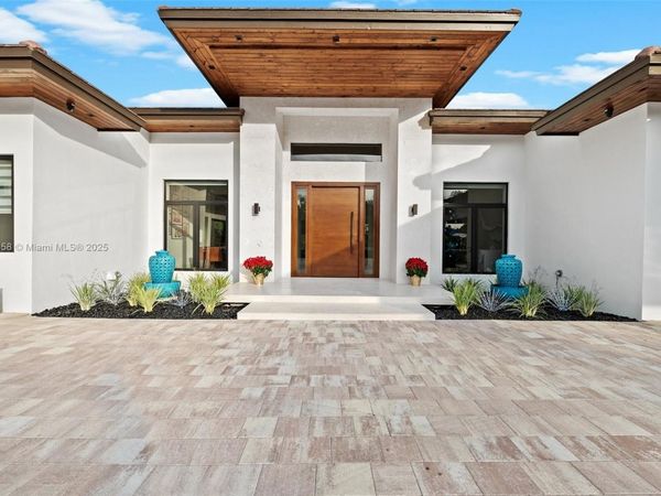 7775 SW 72nd Ave, Miami, FL 33143