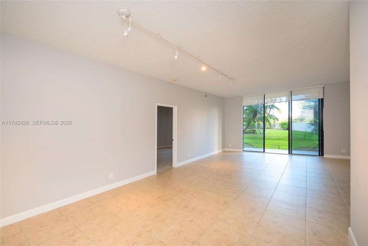3300 NE 192nd St, Unit 111, Aventura, FL 33180 Photo