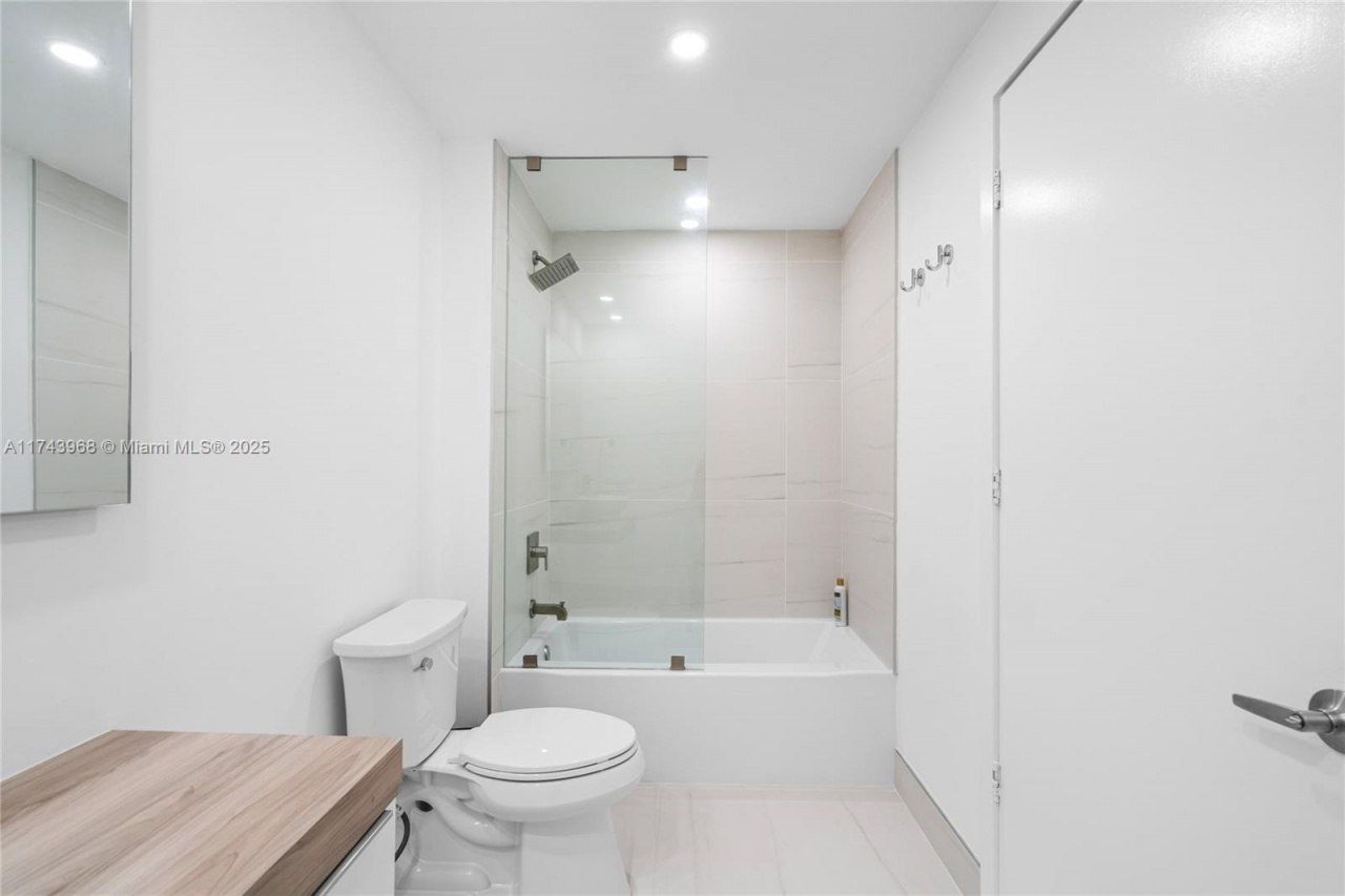 17375 Collins Ave, Unit 2603, Sunny Isles Beach, FL 33160 Photo