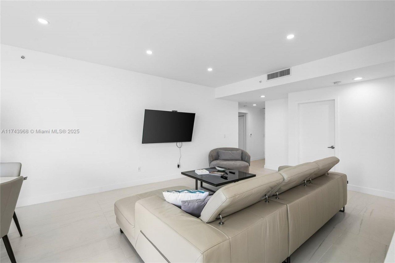 17375 Collins Ave, Unit 2603, Sunny Isles Beach, FL 33160 Photo