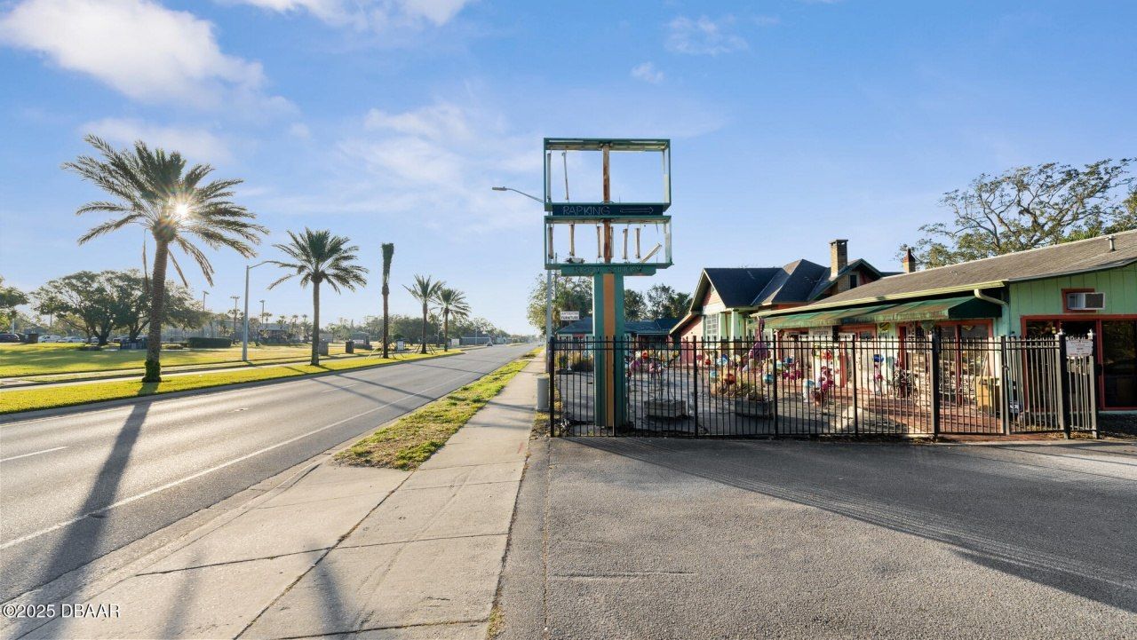 1078 Ridgewood Avenue, Daytona Beach, FL 32117 Photo