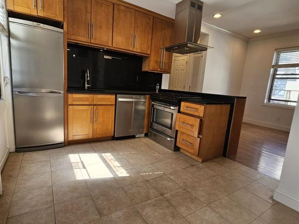 21-15 33 Street, Unit 4G, Astoria, NY 11105