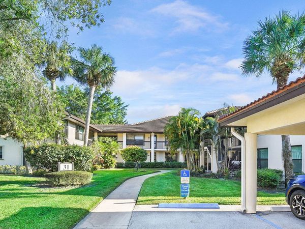 31 SW South River Dr. Drive, Unit 106, Stuart, FL 34997