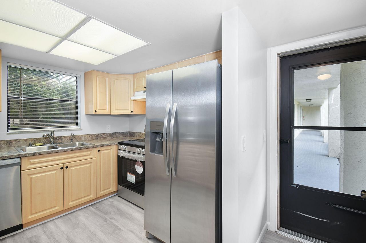 31 SW South River Dr. Drive, Unit 106, Stuart, FL 34997 Photo