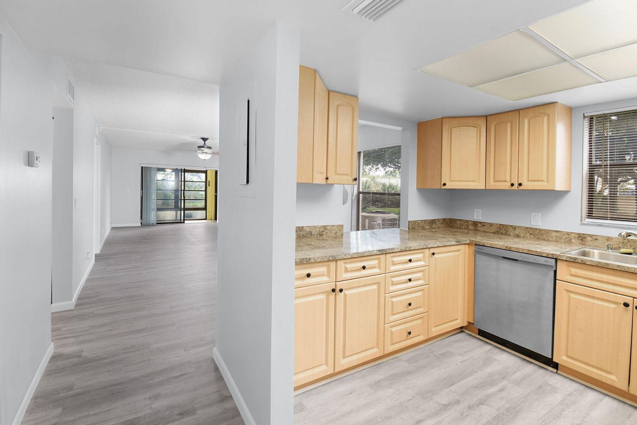 31 SW South River Dr. Drive, Unit 106, Stuart, FL 34997 Photo