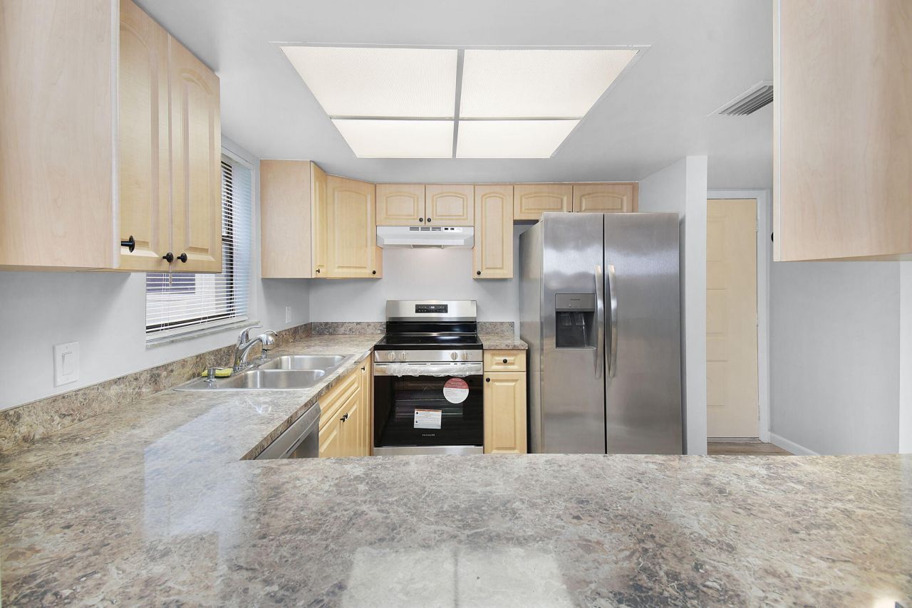 31 SW South River Dr. Drive, Unit 106, Stuart, FL 34997 Photo