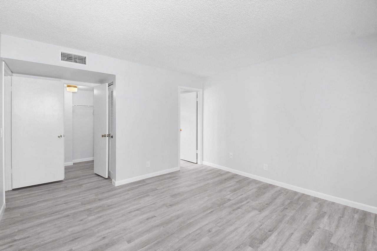 31 SW South River Dr. Drive, Unit 106, Stuart, FL 34997 Photo