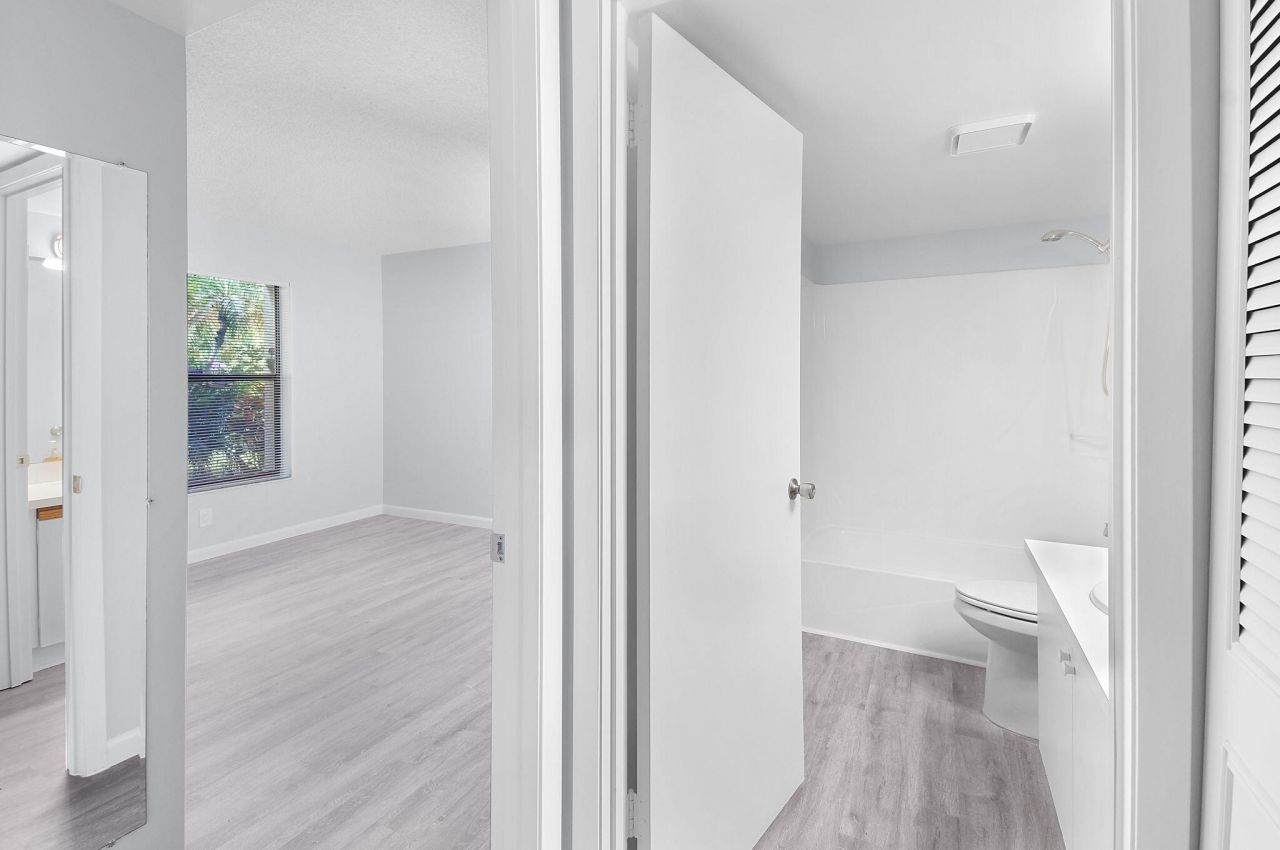 31 SW South River Dr. Drive, Unit 106, Stuart, FL 34997 Photo