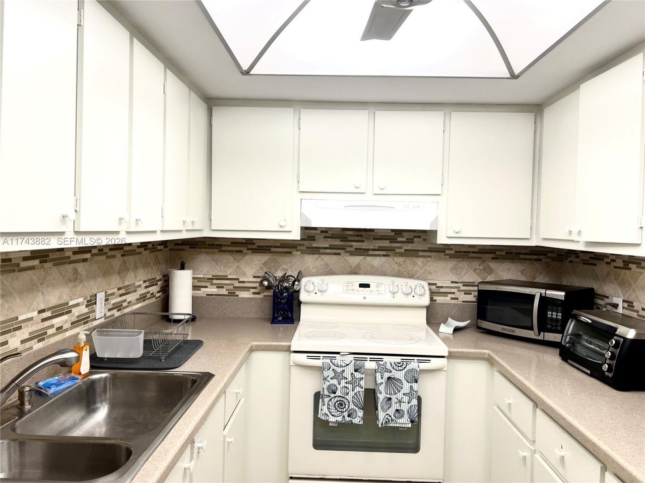 125 Ocean Ave, Unit 402, Palm Beach Shores, FL 33404 Photo