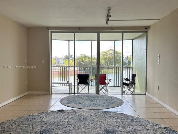 1750 NE 191st St, Unit 225-4, Miami, FL 33179