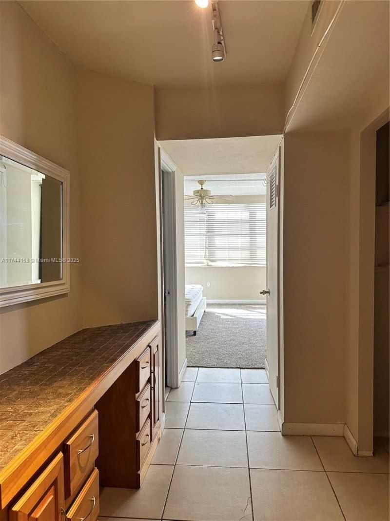 1750 NE 191st St, Unit 225-4, Miami, FL 33179 Photo