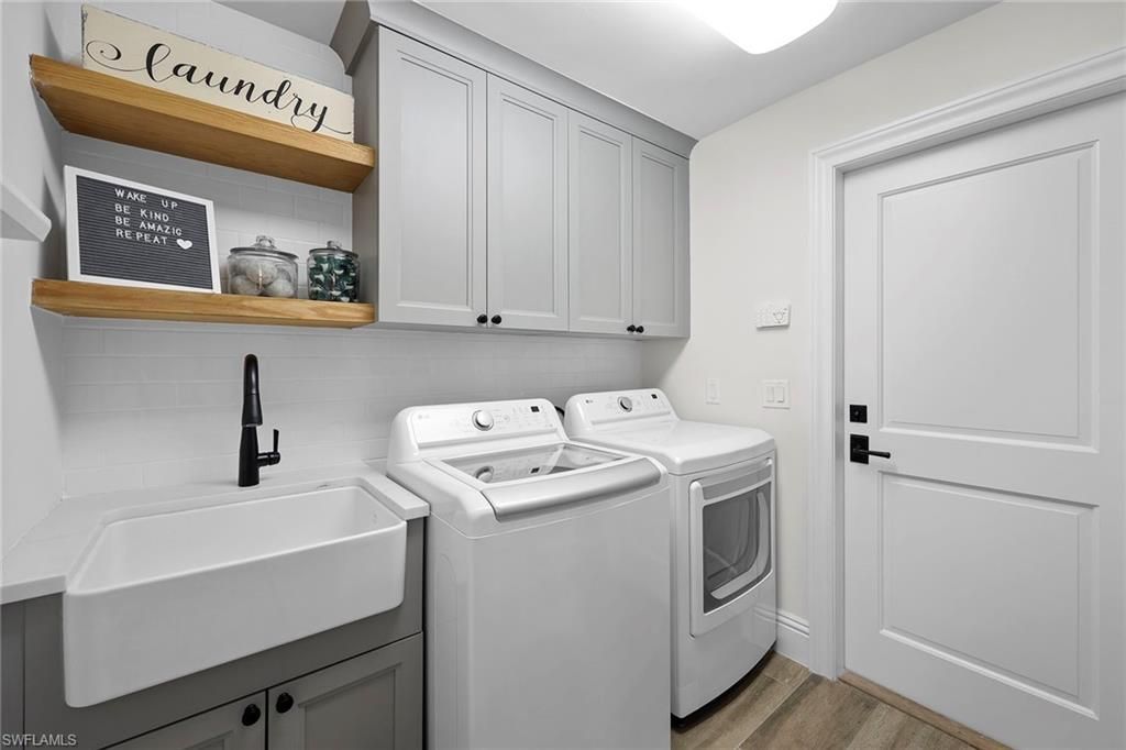 4611 Crayton Rd, Naples, FL 34103 Photo