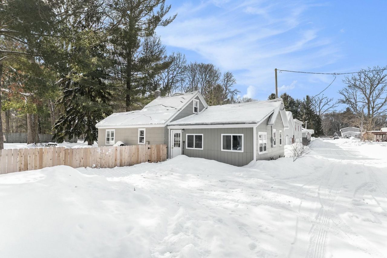 17111 Gene Street, Wellston, MI 49689 Main Photo