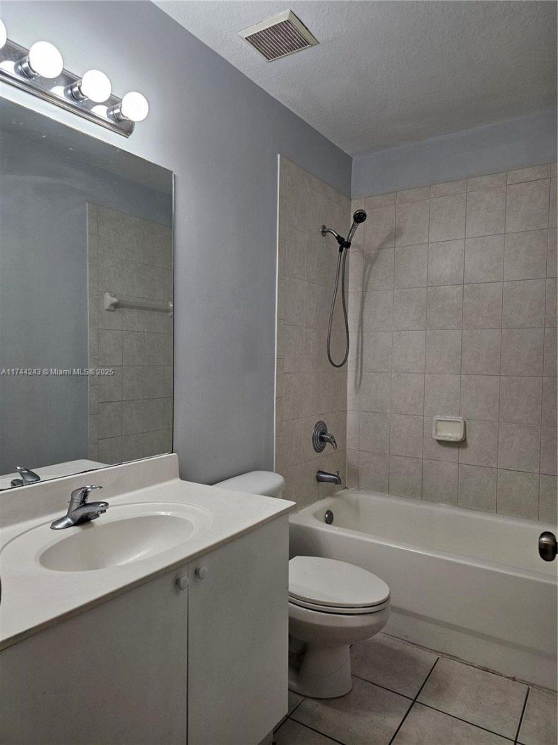 14122 SW 260th St, Unit 103, Homestead, FL 33032 Photo