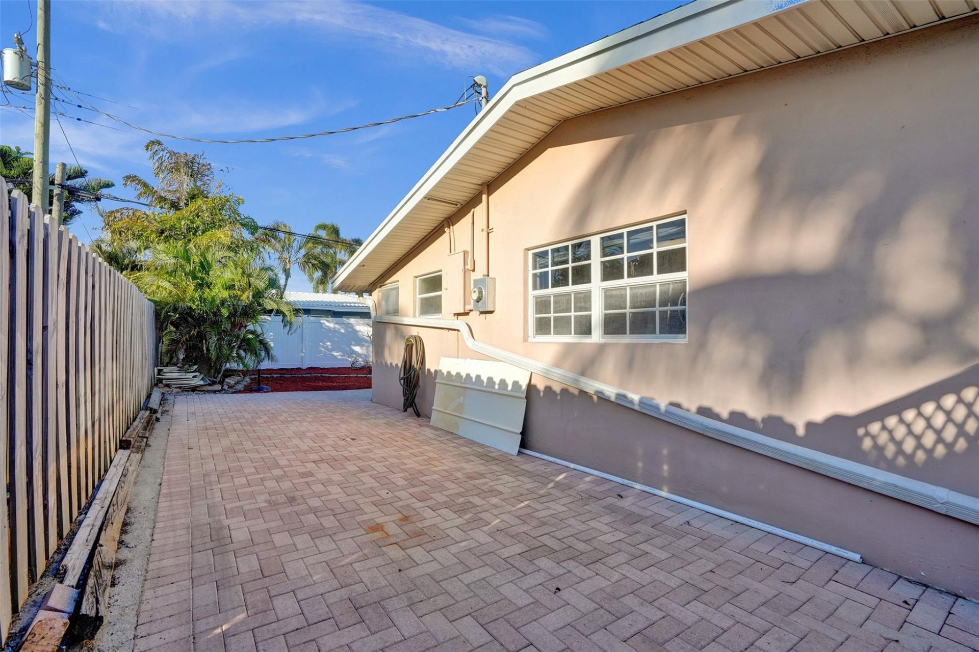 2585 SE 3rd St, Pompano Beach, FL 33062 Photo