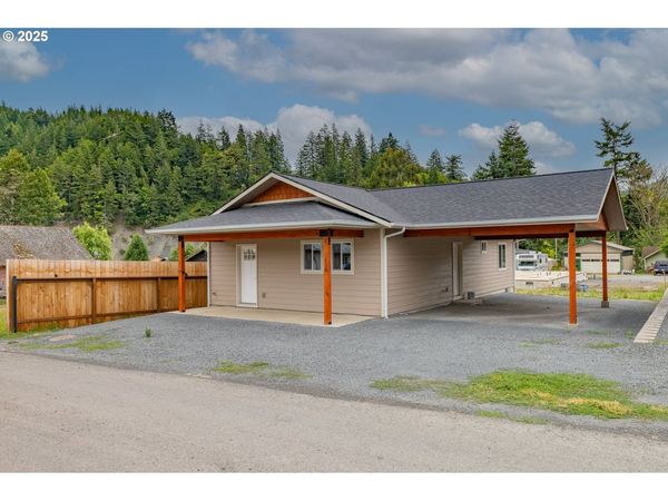 130 E Date, Powers, OR 97466