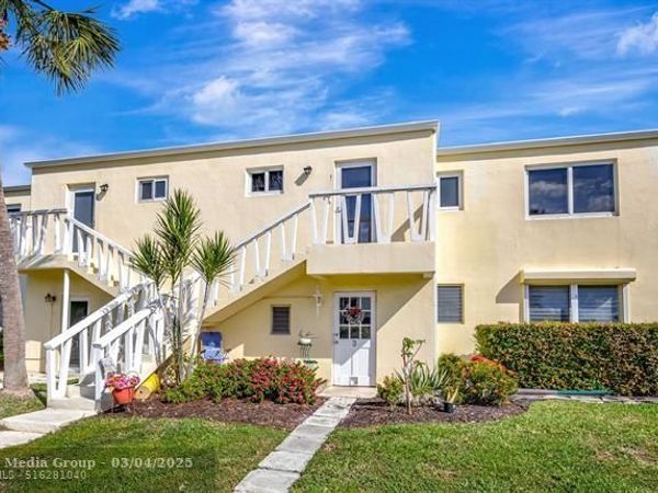 2755 NE 28th Ave, Unit A3, Lighthouse Point, FL 33064