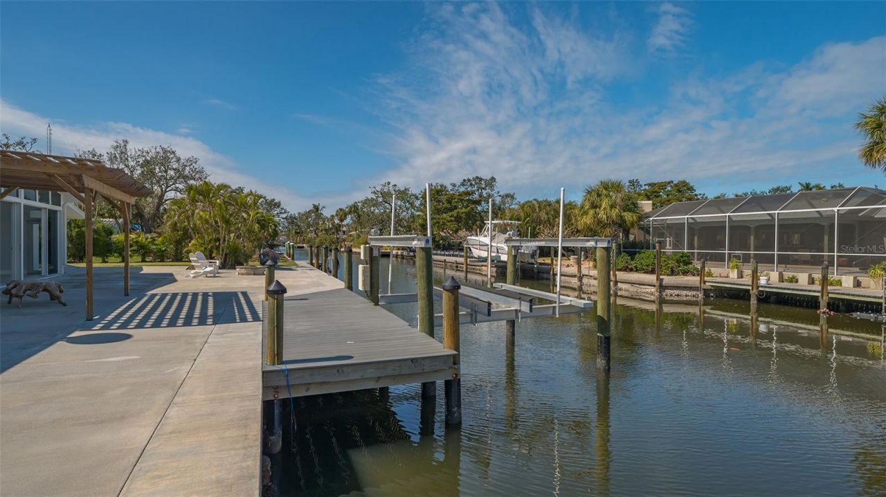 619 Buttonwood Drive, Longboat Key, FL 34228 Photo