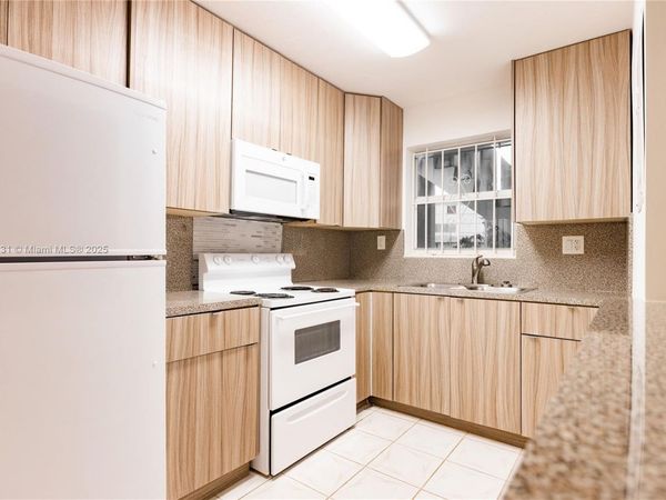 1060 NE 78th St Rd, Unit 5, Miami, FL 33138