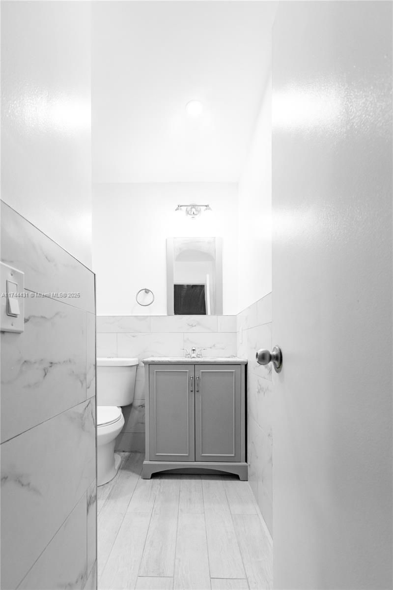 1060 NE 78th St Rd, Unit 5, Miami, FL 33138 Photo