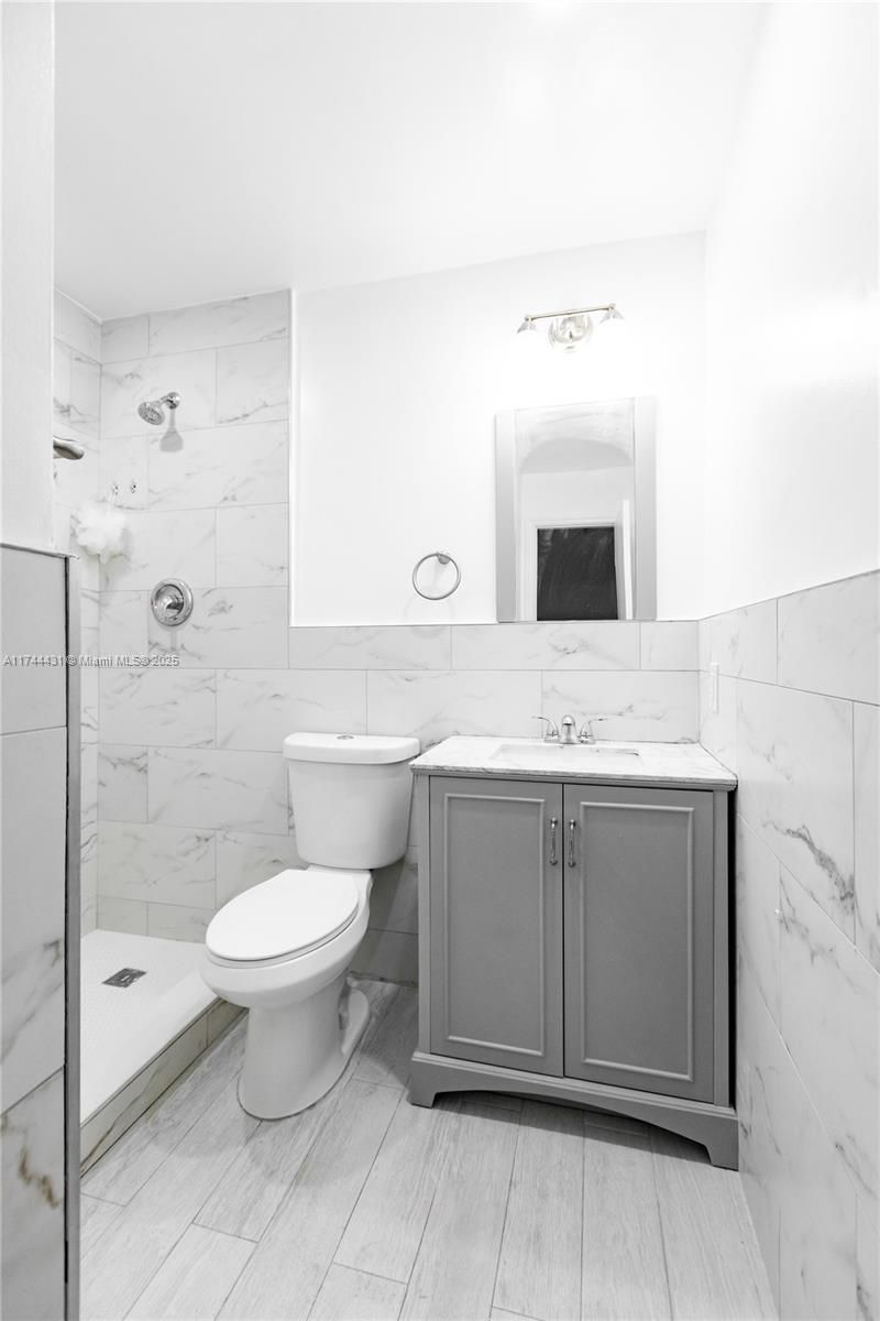 1060 NE 78th St Rd, Unit 5, Miami, FL 33138 Photo