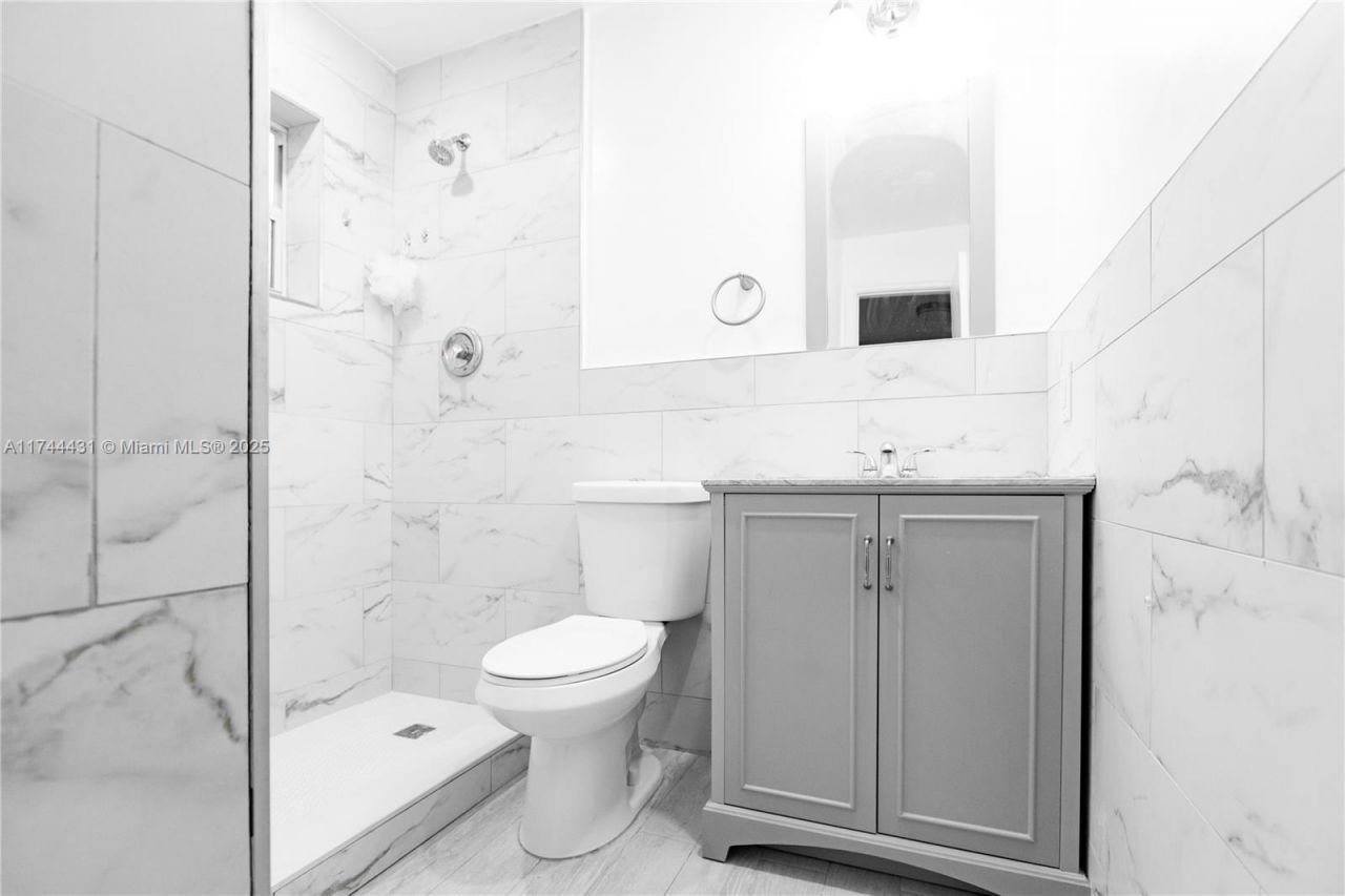 1060 NE 78th St Rd, Unit 5, Miami, FL 33138 Photo