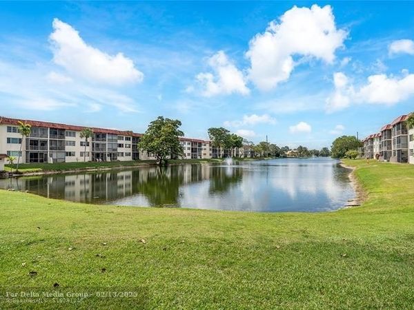 411 S Hollybrook Drive, Unit 203, Pembroke Pines, FL 33025