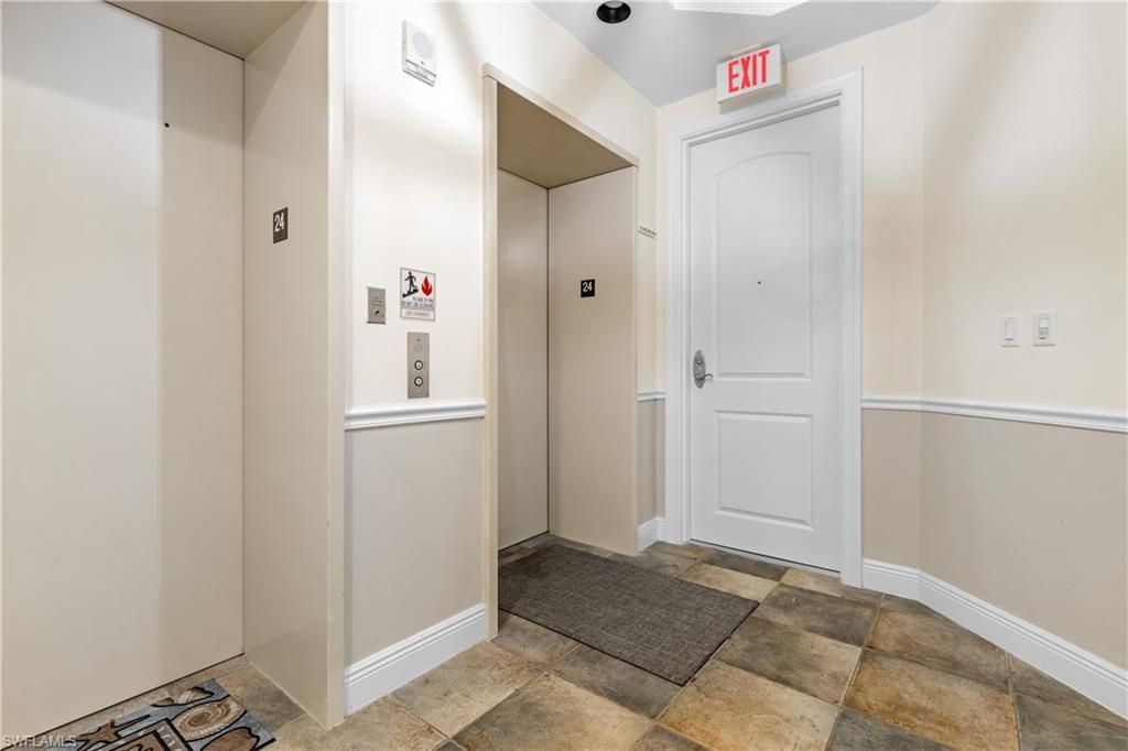 2090 W First St, Unit I2409, Fort Myers, FL 33901 Photo