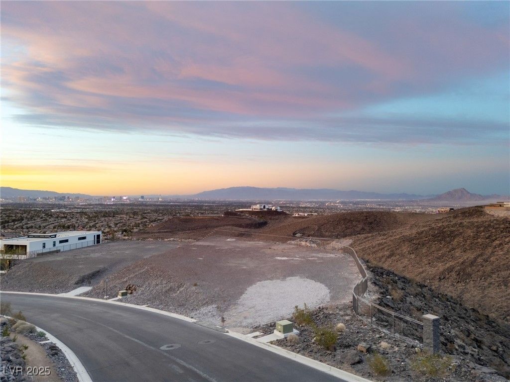 17 Cloud Chaser Boulevard, Henderson, NV 89012