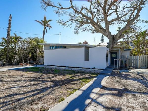 132 HARRISON DRIVE, SARASOTA, FL 34236