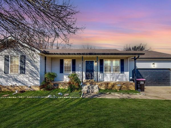 1014 Sunday Silence Dr, Greenbrier, TN 37073