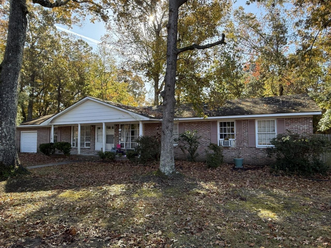 975 Harbor View Road Photo 1