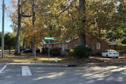 975 Harbor View Road photo 4