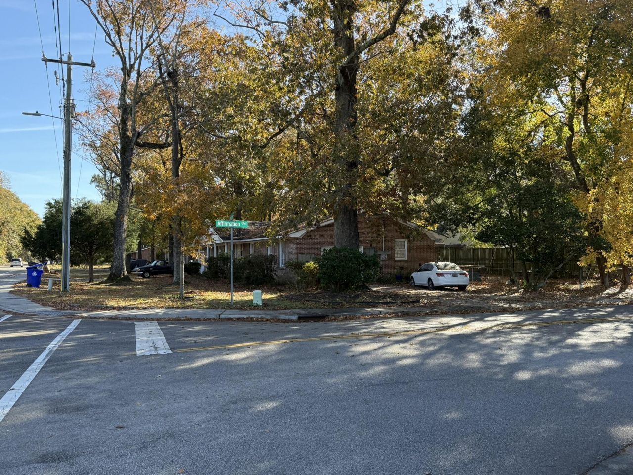 975 Harbor View Road Photo 5