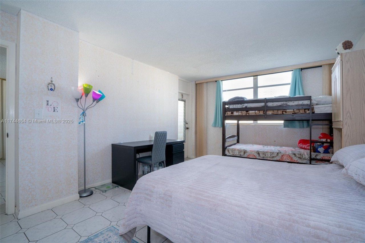 1833 S Ocean Dr, Unit 1103, Hallandale Beach, FL 33009 Photo