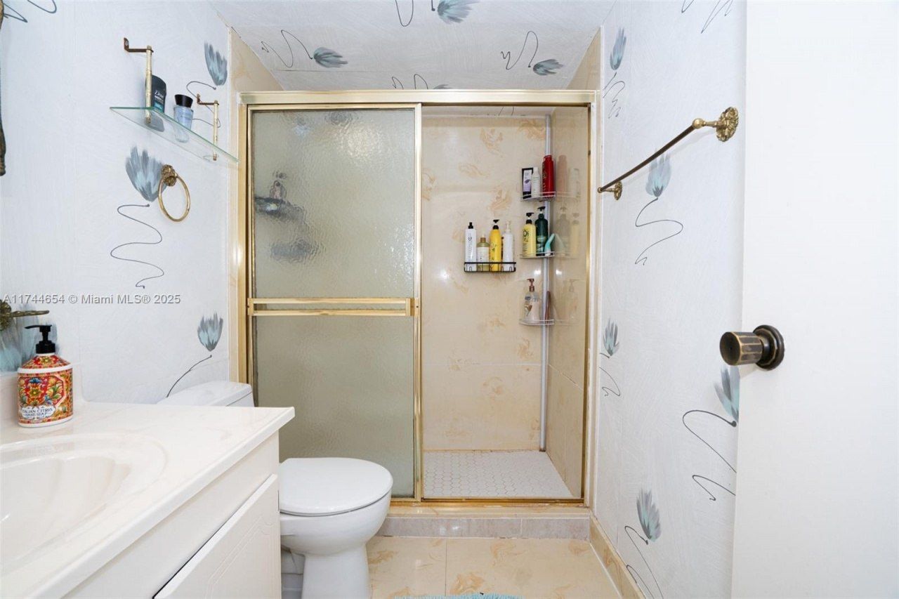 1833 S Ocean Dr, Unit 1103, Hallandale Beach, FL 33009 Photo