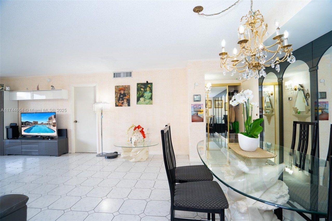 1833 S Ocean Dr, Unit 1103, Hallandale Beach, FL 33009 Photo