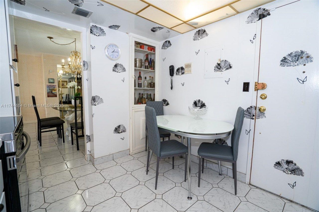 1833 S Ocean Dr, Unit 1103, Hallandale Beach, FL 33009 Photo